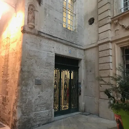 Au Coeur D'avignon Intra-muros Apartment *